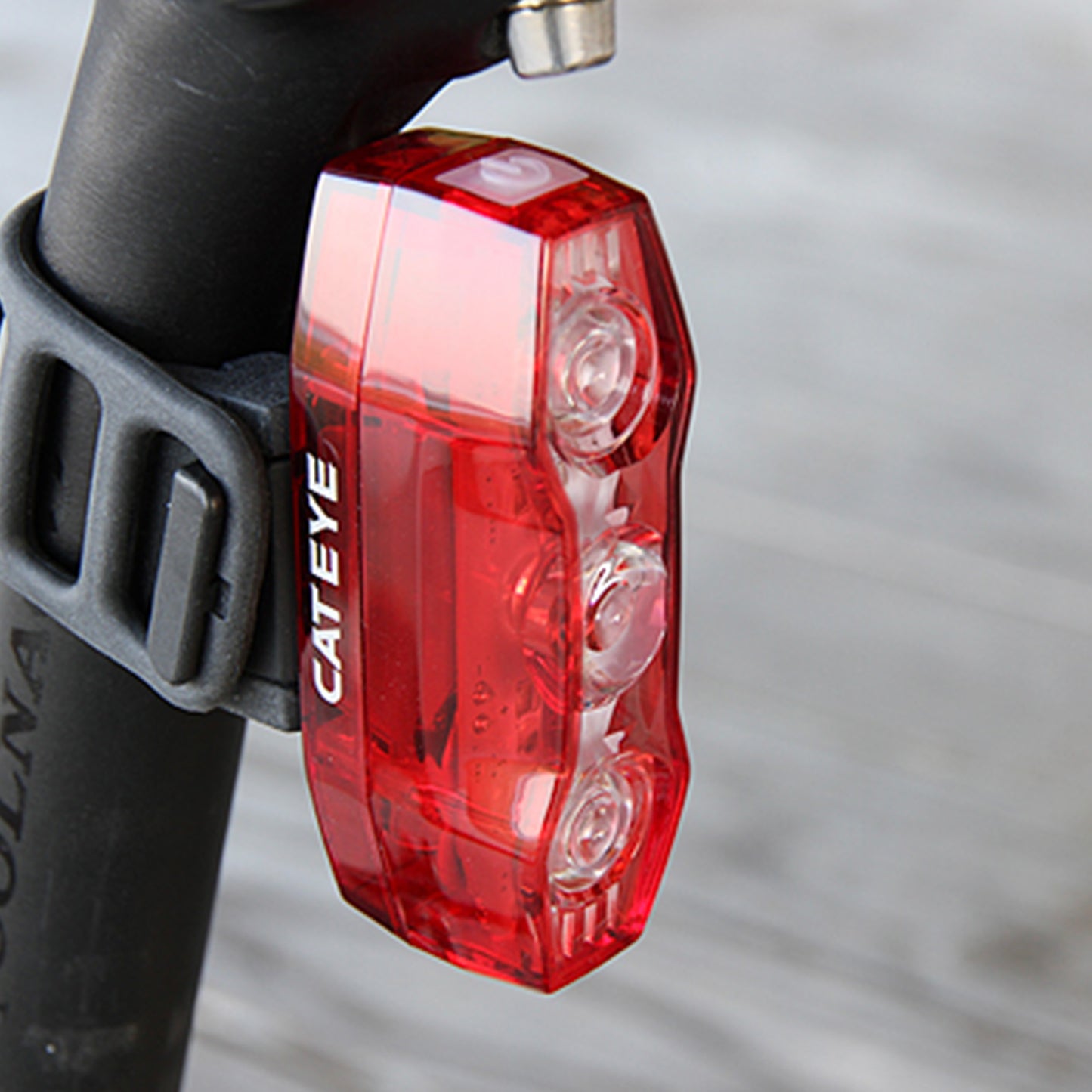 Cateye VIZ 300 Rear Light - Rear - 300 - Black - Image 2