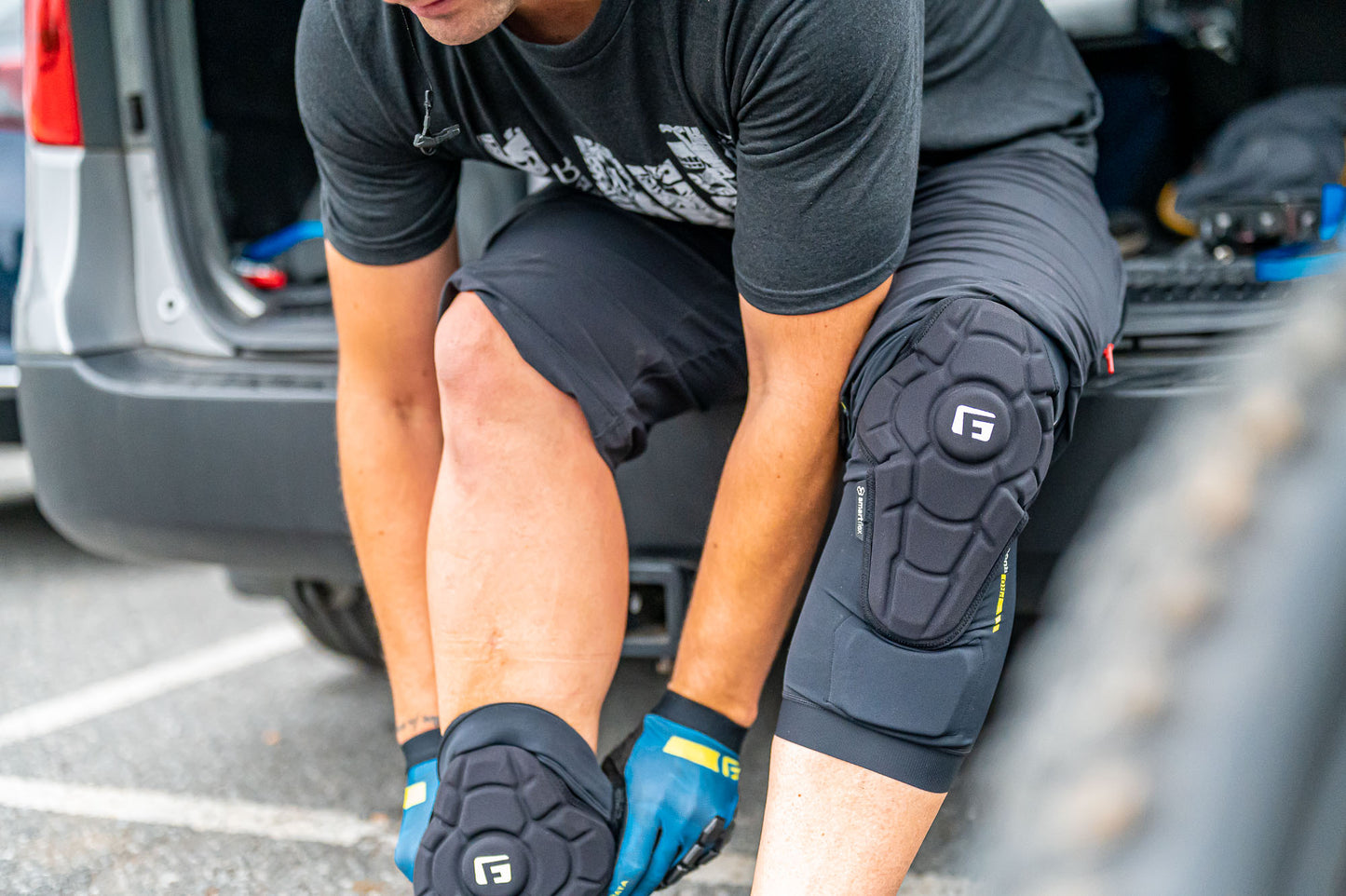 G-Form Pro-Rugged 2 Knee Guards - XXL - Triple Matte Black - Image 4