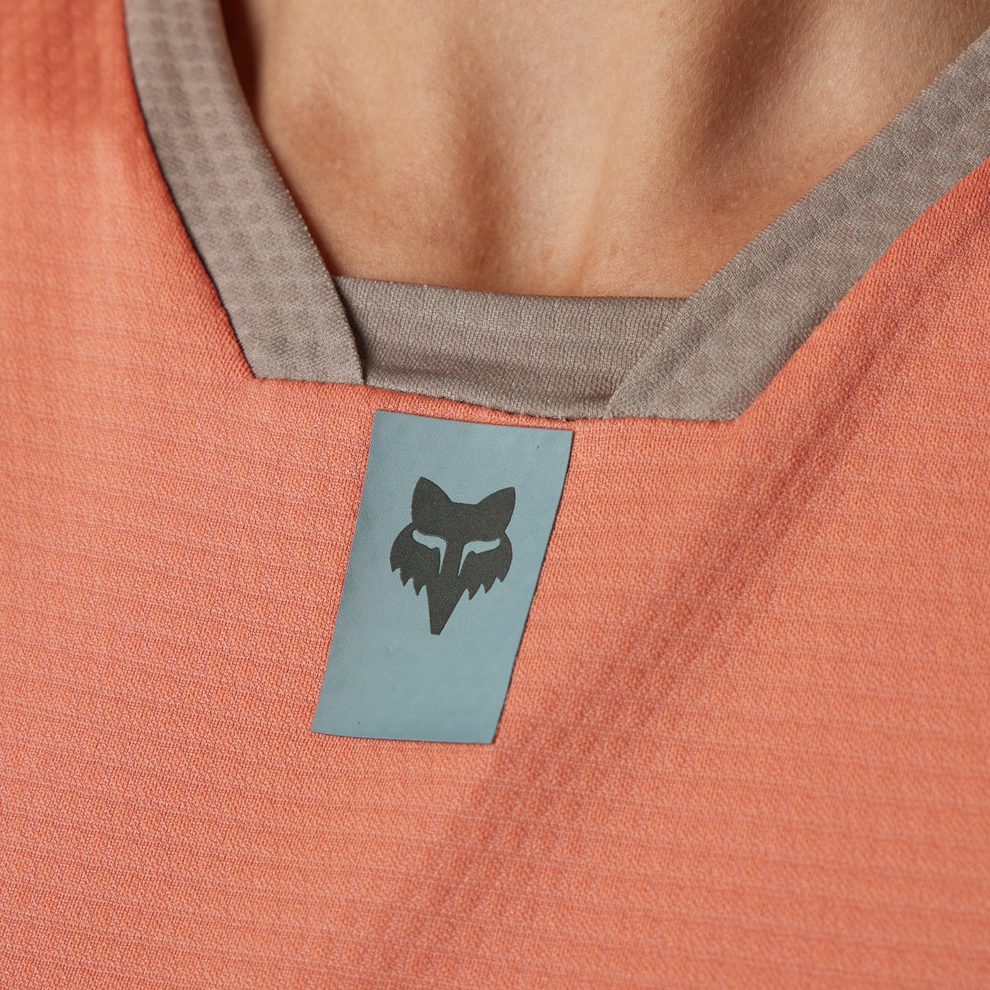Fox Ranger Women's Defend Short Sleeve Jersey - Women's M - Salmon