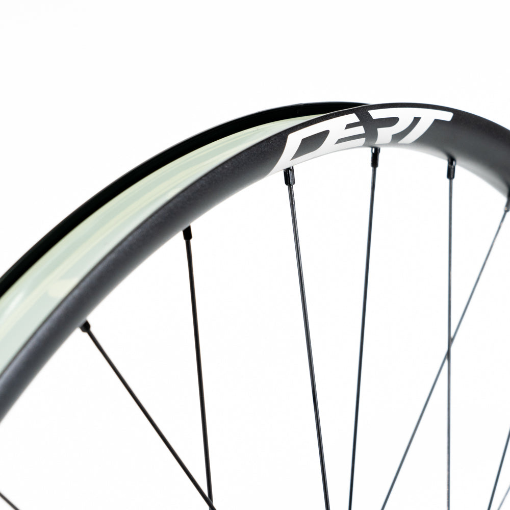 Dert Alloy Front Wheel - Front - 27.5 Inch - 15x110mm Boost - Aluminium - 30mm - 6 Bolt
