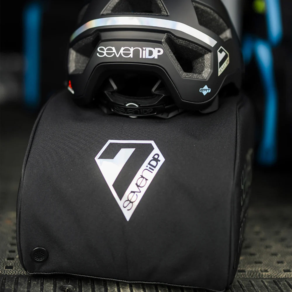 Seven 7 iDP Limited Edition Project 21 Pro Helmet - M-L - Holographic