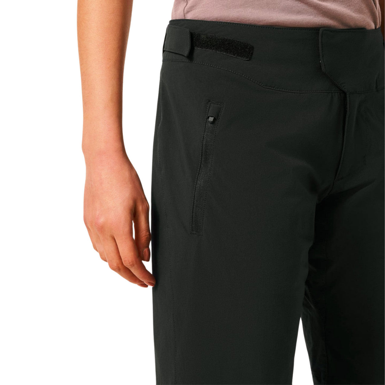 Oakley Women's Factory Pilot Lite Shell Shorts - Women's M-30 - Blackout