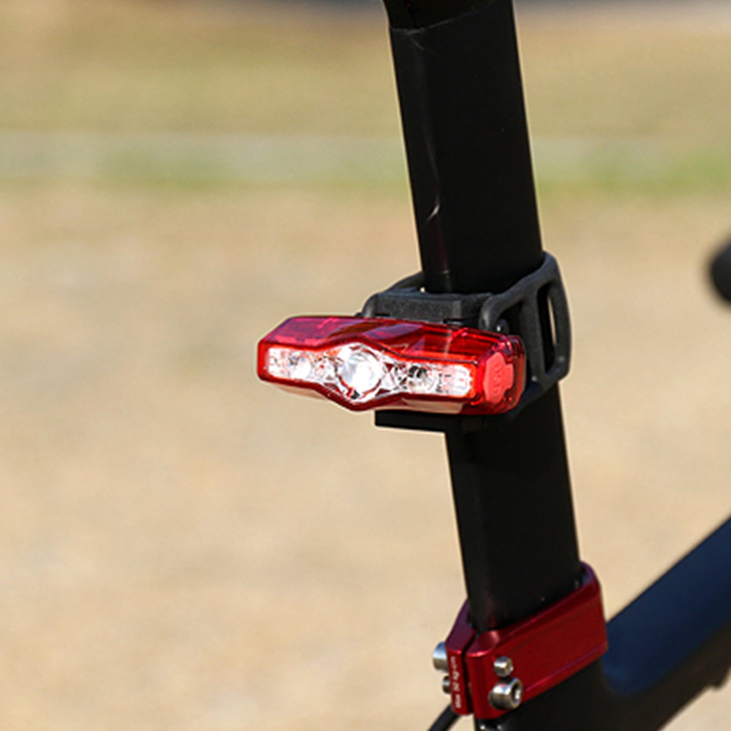 Cateye VIZ 150 Rear Light - Rear - 150 - Black - Image 2