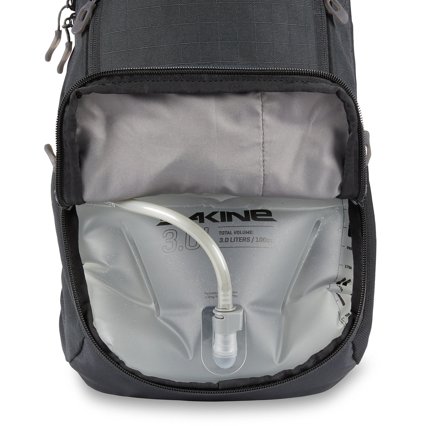 Dakine Syncline Hydration Pack - Black - 12L - Image 4