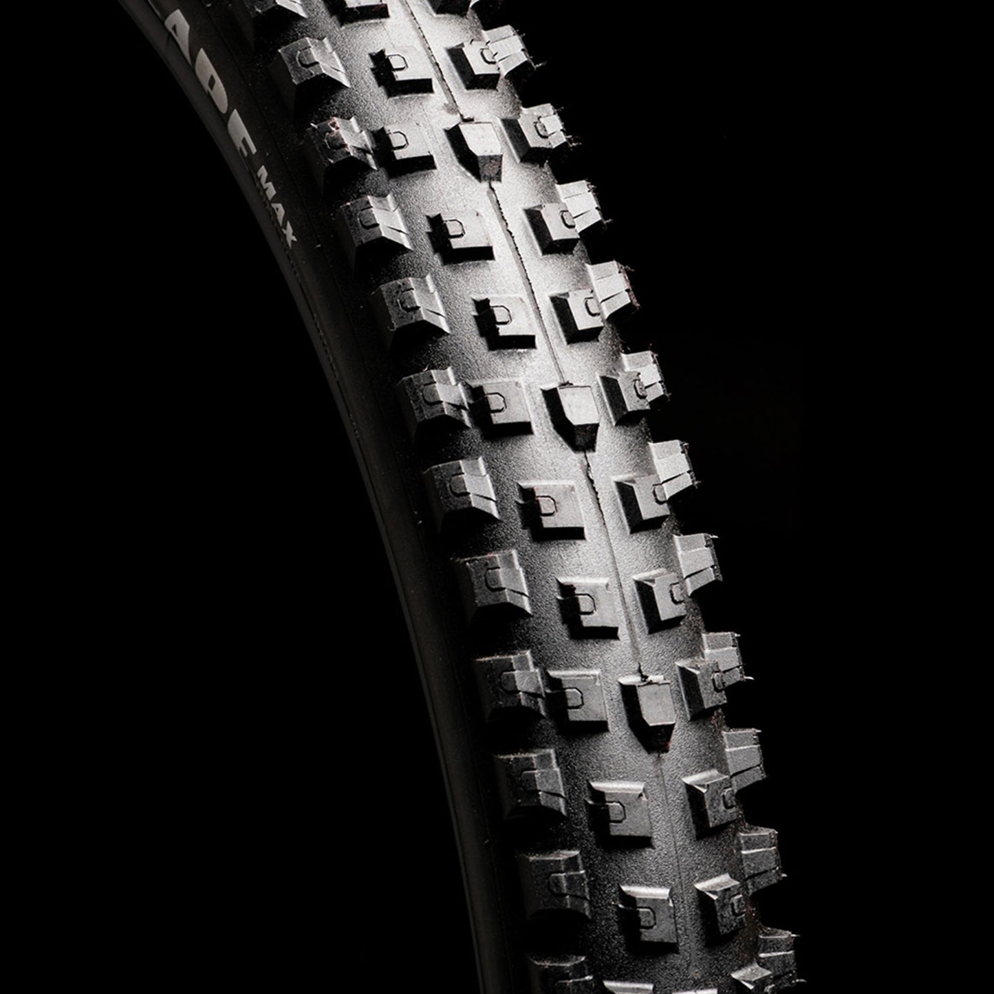 Goodyear Escape Max Tyre - 29 Inch - 2.4 Inch - Yes - Dynamic - Trail Lite - Soft - Light Duty Protection - Folding - Black - Image 3