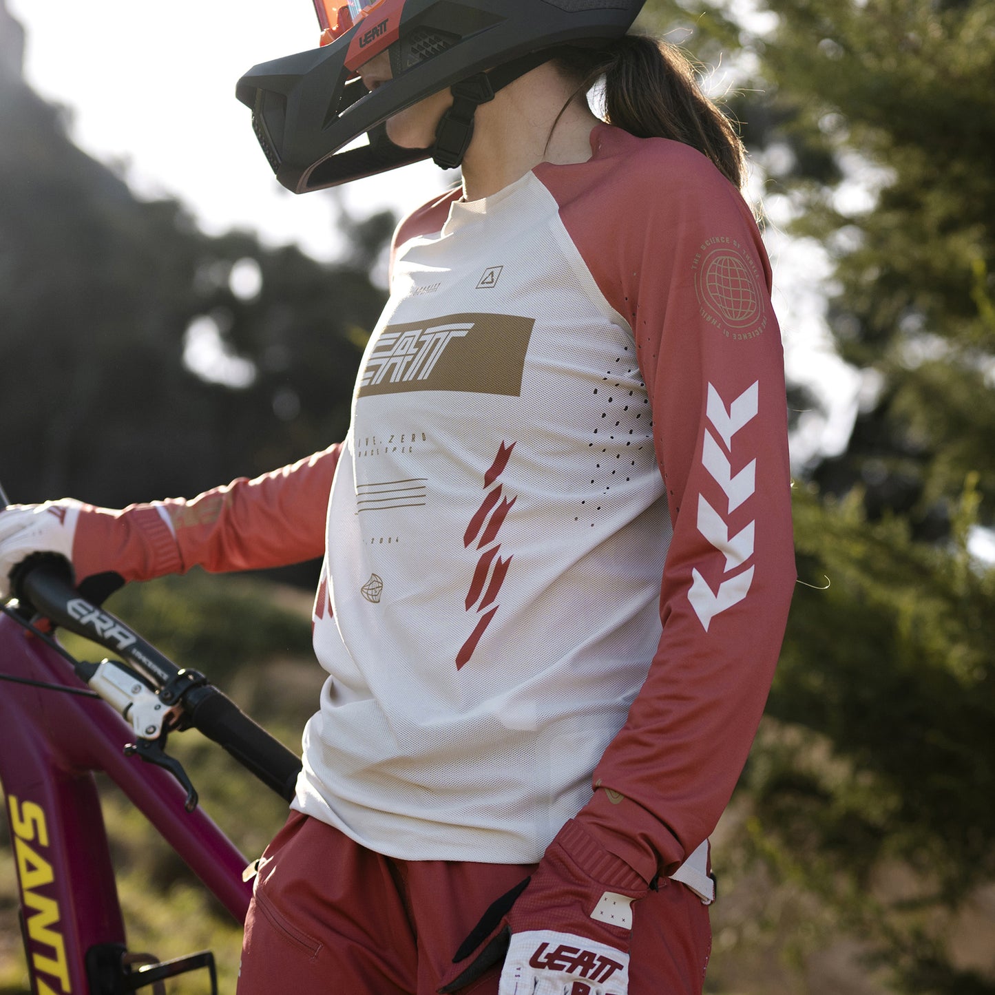 Leatt Gravity 5.0 Women's Jersey - L - Race Red - Image 4