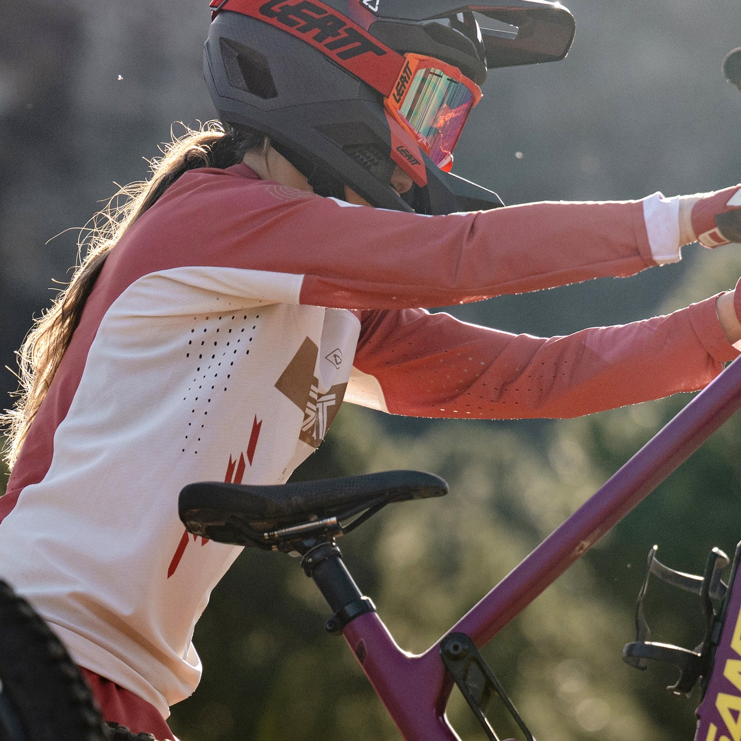 Leatt Gravity 5.0 Women's Jersey - L - Race Red - Image 5