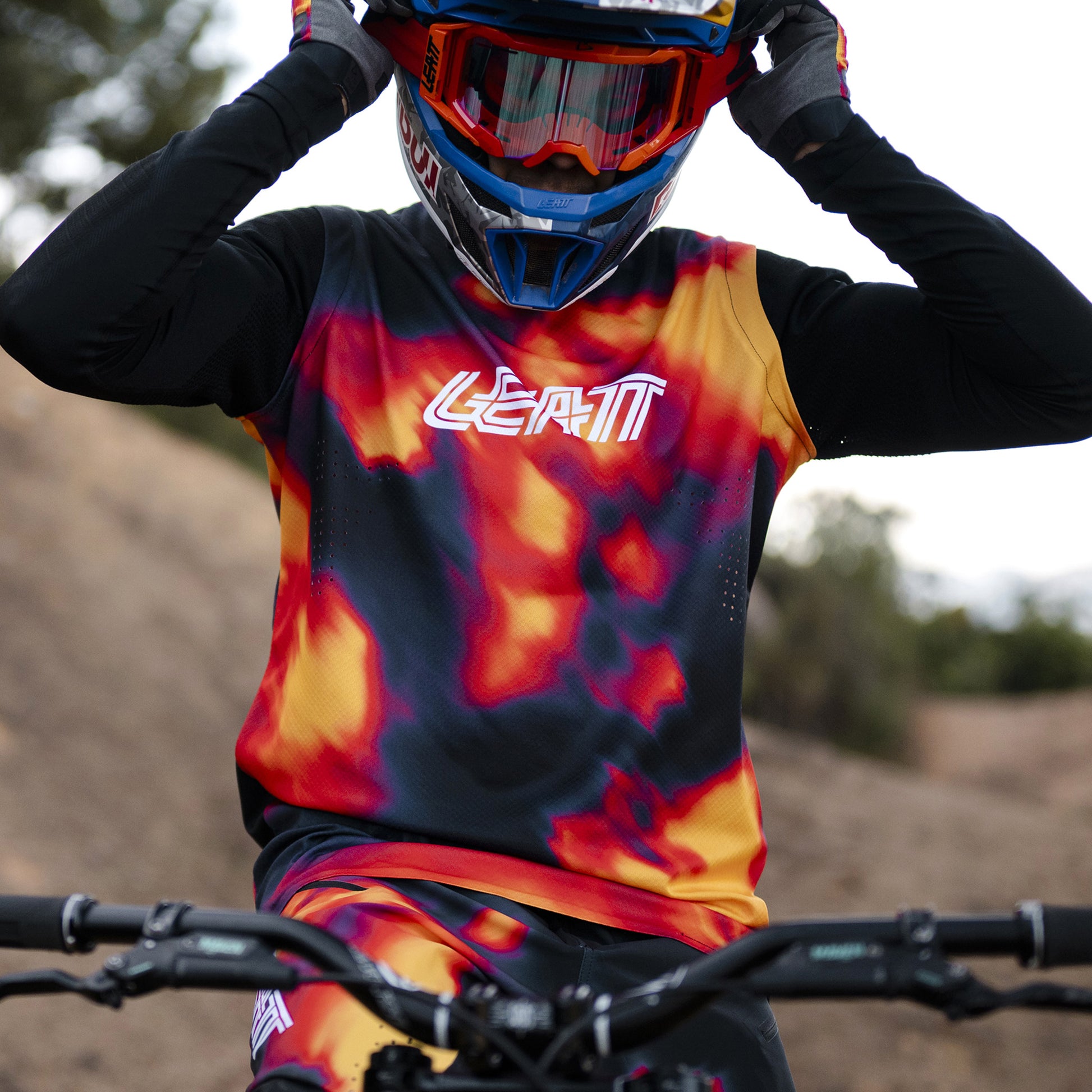 Leatt Gravity 8.0 Jersey - L - Heatmap Red - Image 4