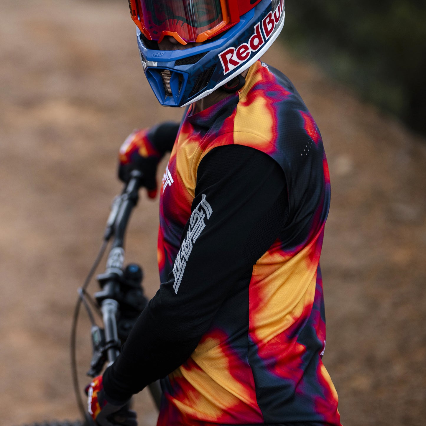Leatt Gravity 8.0 Jersey - L - Heatmap Red - Image 5