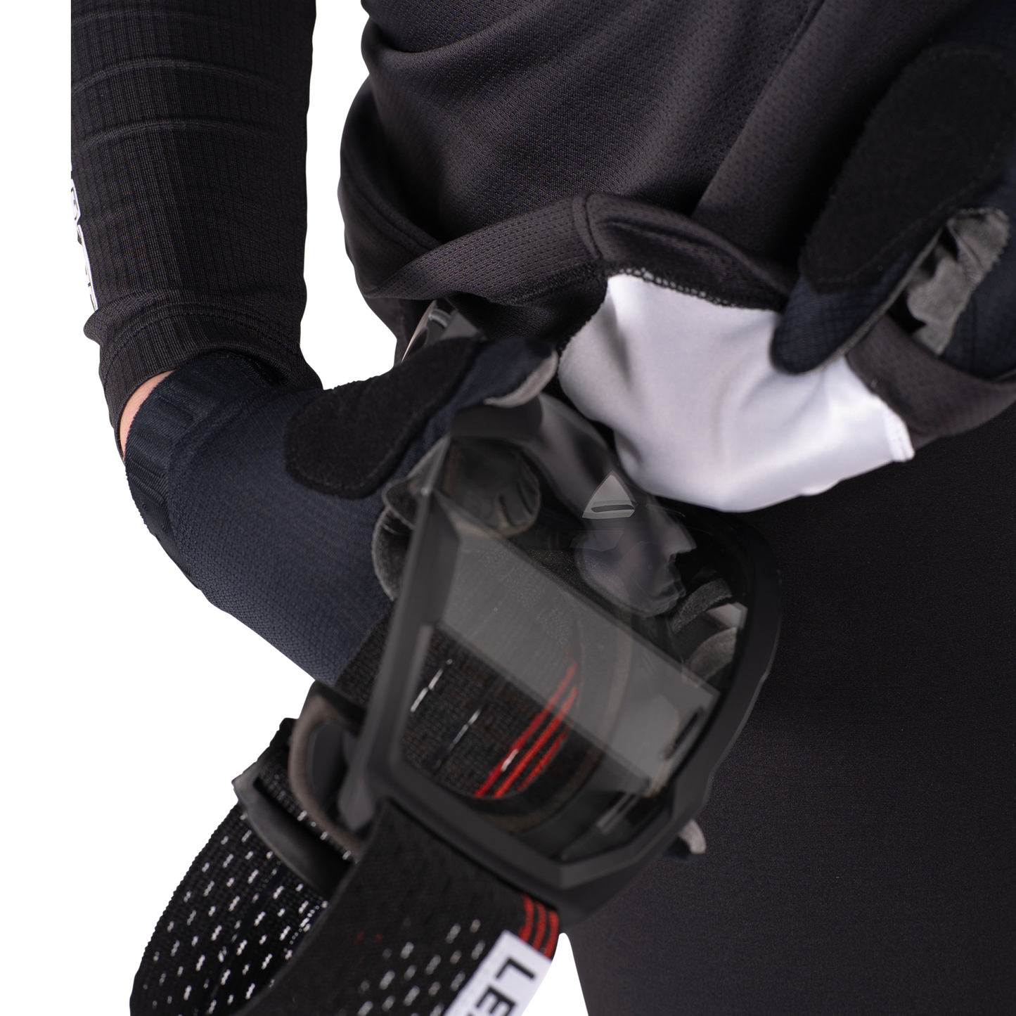 Leatt MTB 1.0 Junior Ride Kit - Youth S - Black - Image 5