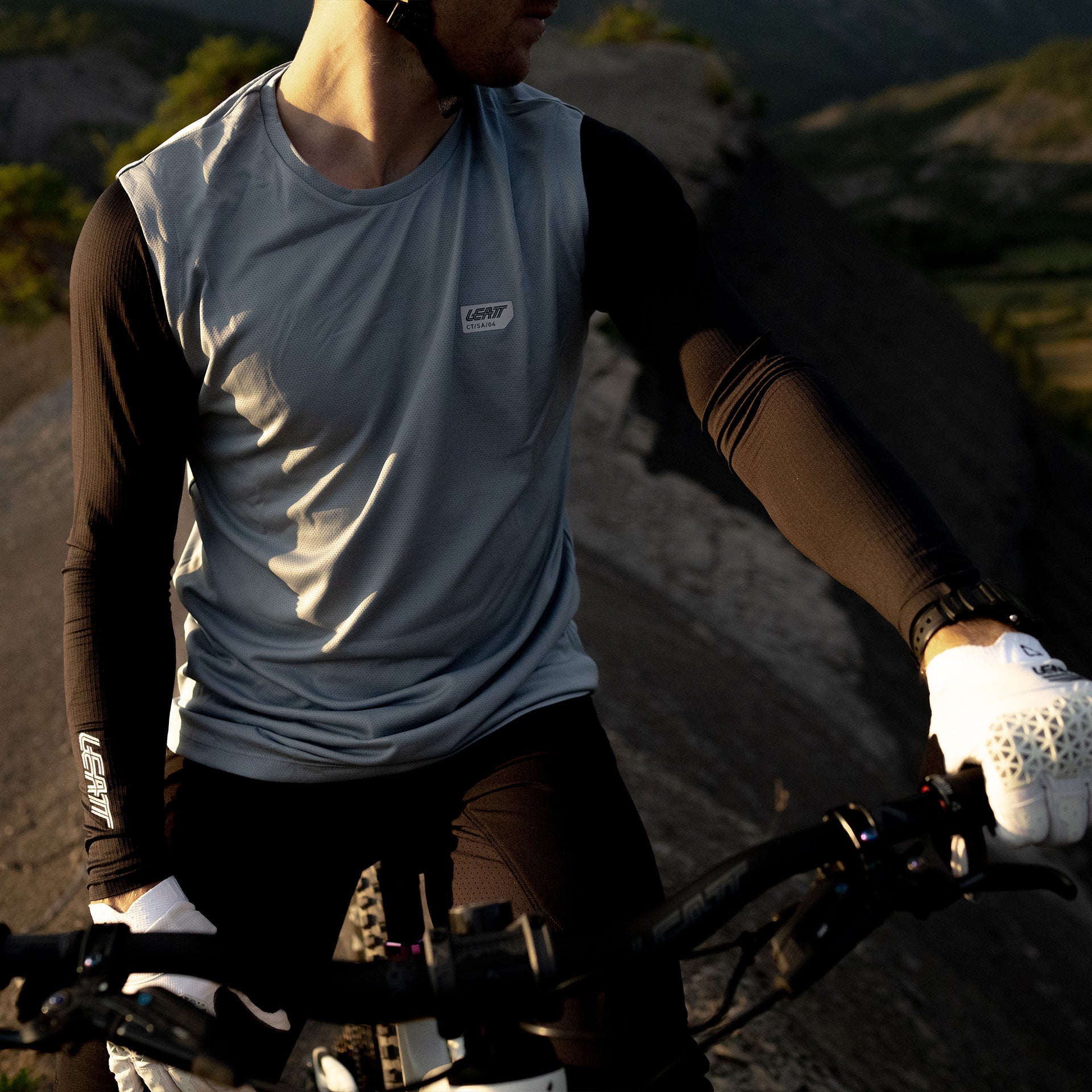 Leatt MTB 1.0 Ride Kit - L - Titanium - Image 8