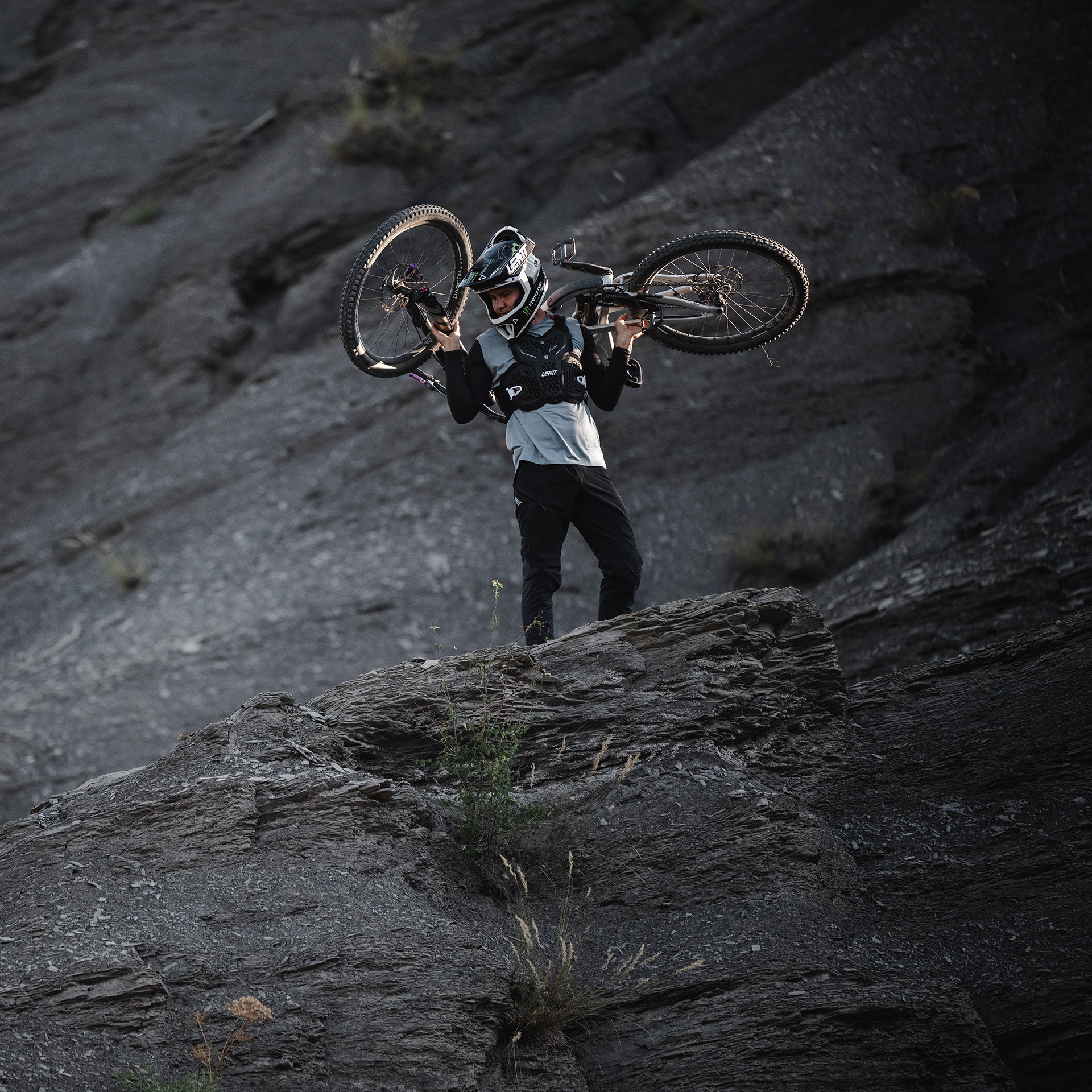 Leatt MTB 1.0 Ride Kit - XL - Titanium - Image 12