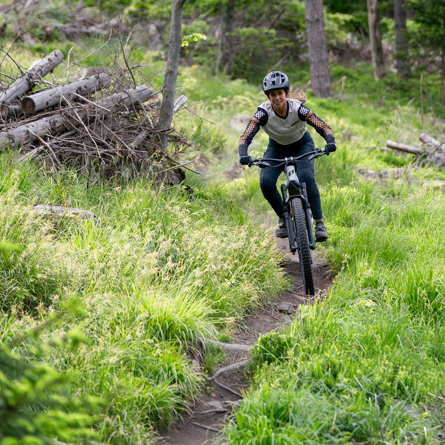 Leatt MTB Enduro 4.0 Women's Long Sleeve Jersey - Women's L - Cream - Image 13