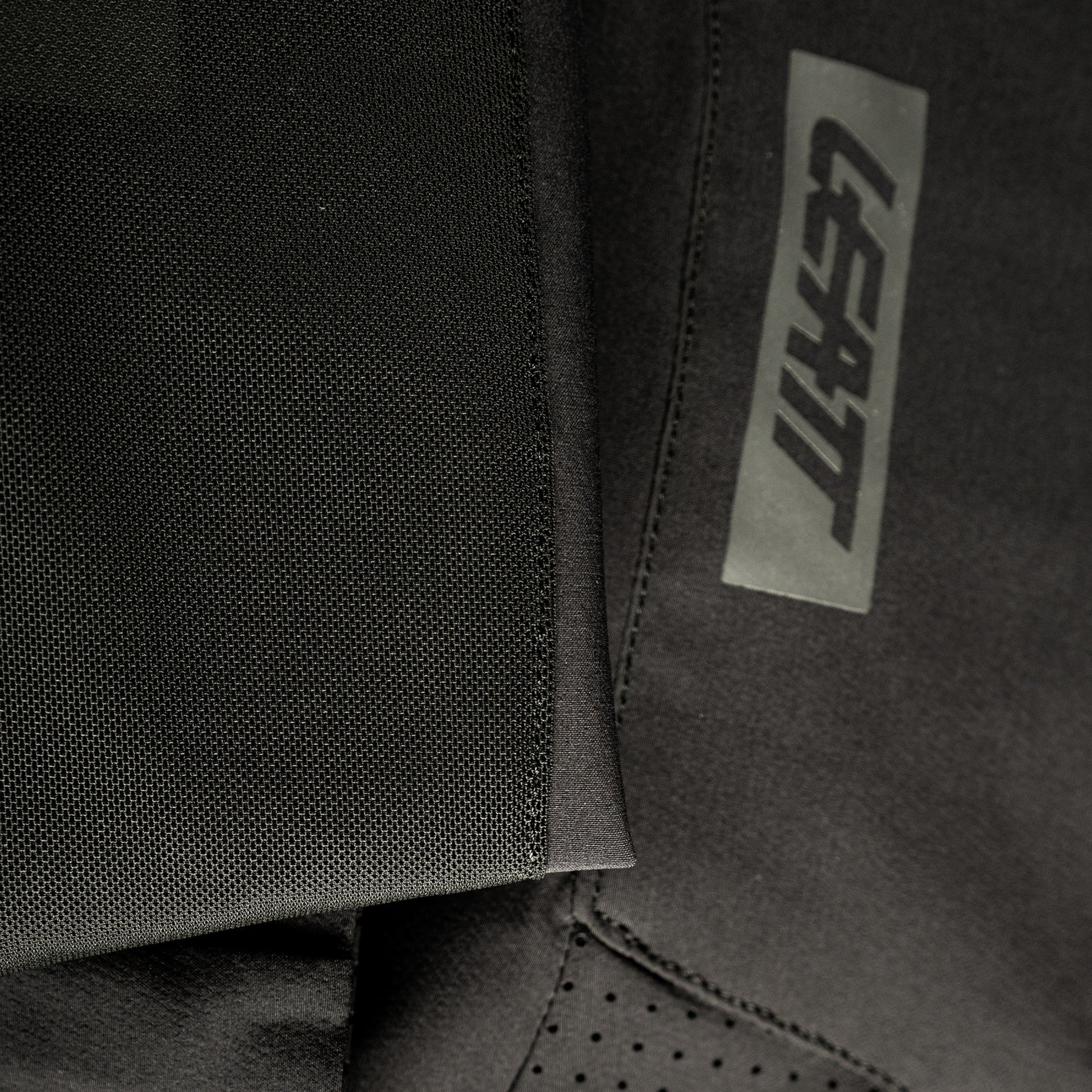 Leatt MTB Gravity 4.0 Shorts - S - Ghost Black - Image 3