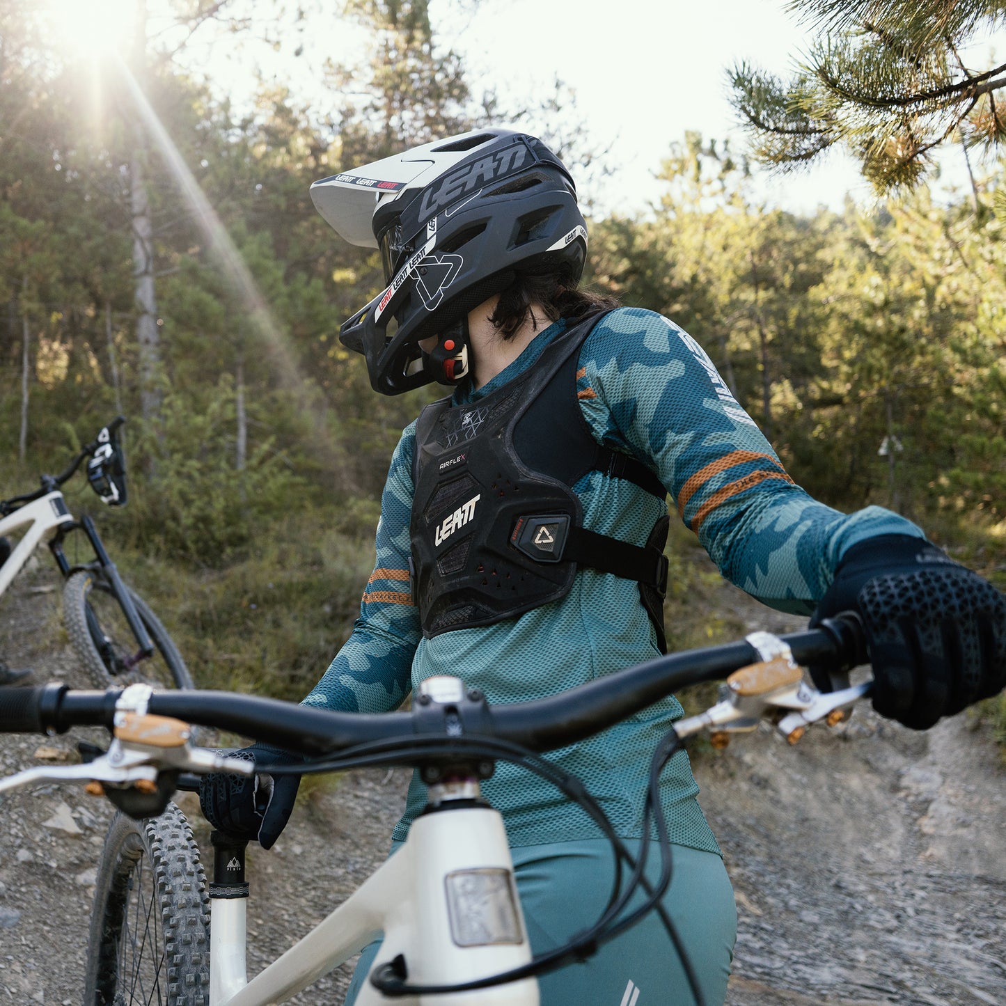 Leatt MTB Gravity 4.0 Women's Long Sleeve Jersey - Women's S - Lagoon - Image 12