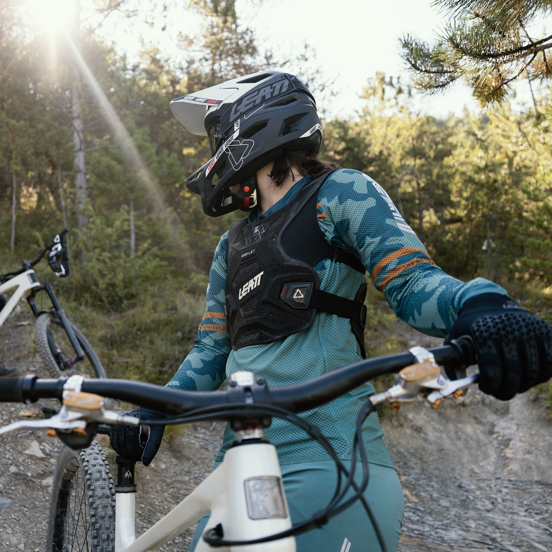 Leatt MTB Gravity 4.0 Women's Long Sleeve Jersey - Women's S - Lagoon - Image 12