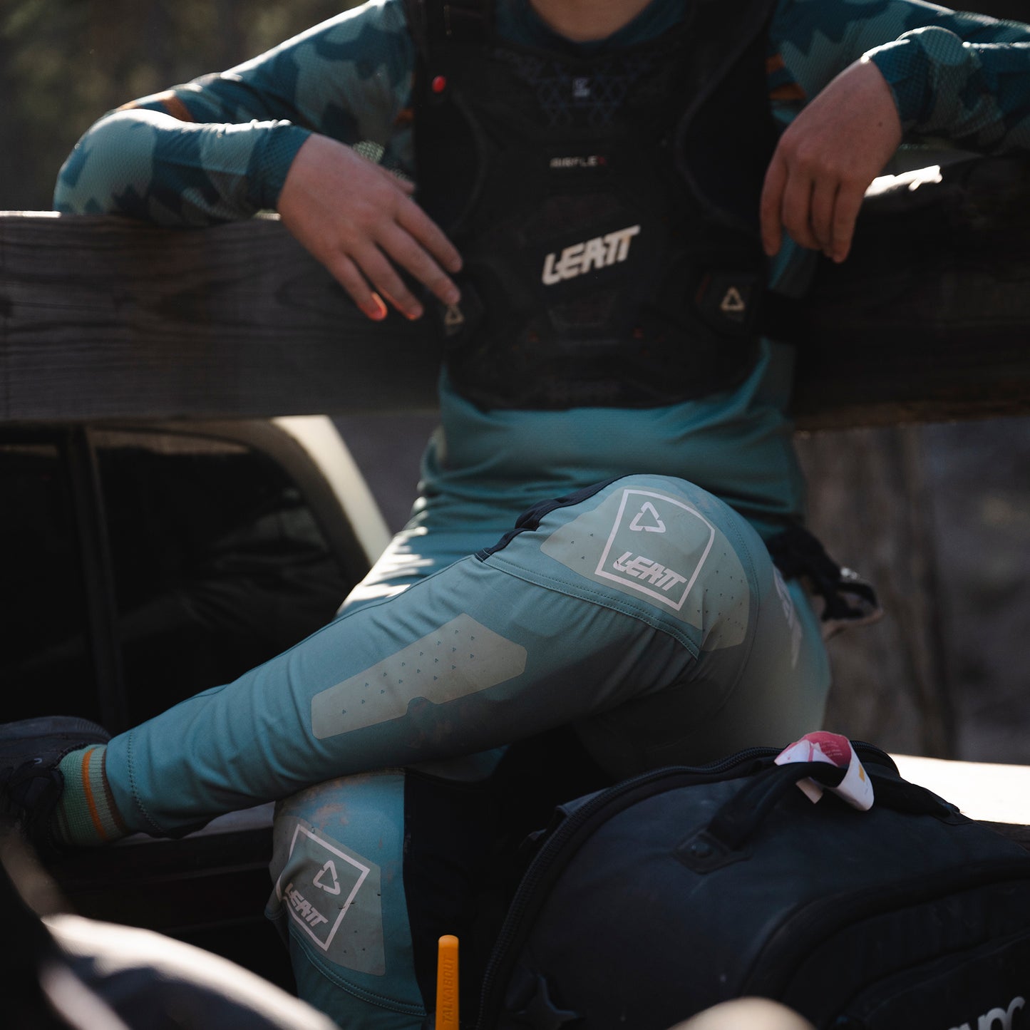 Leatt MTB Gravity 4.0 Women's Pants - Women's M - Lagoon - Image 8