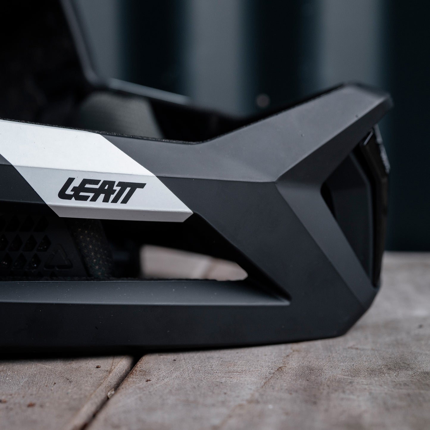 Leatt MTB Gravity 5.0 Helmet - S - White - Image 8