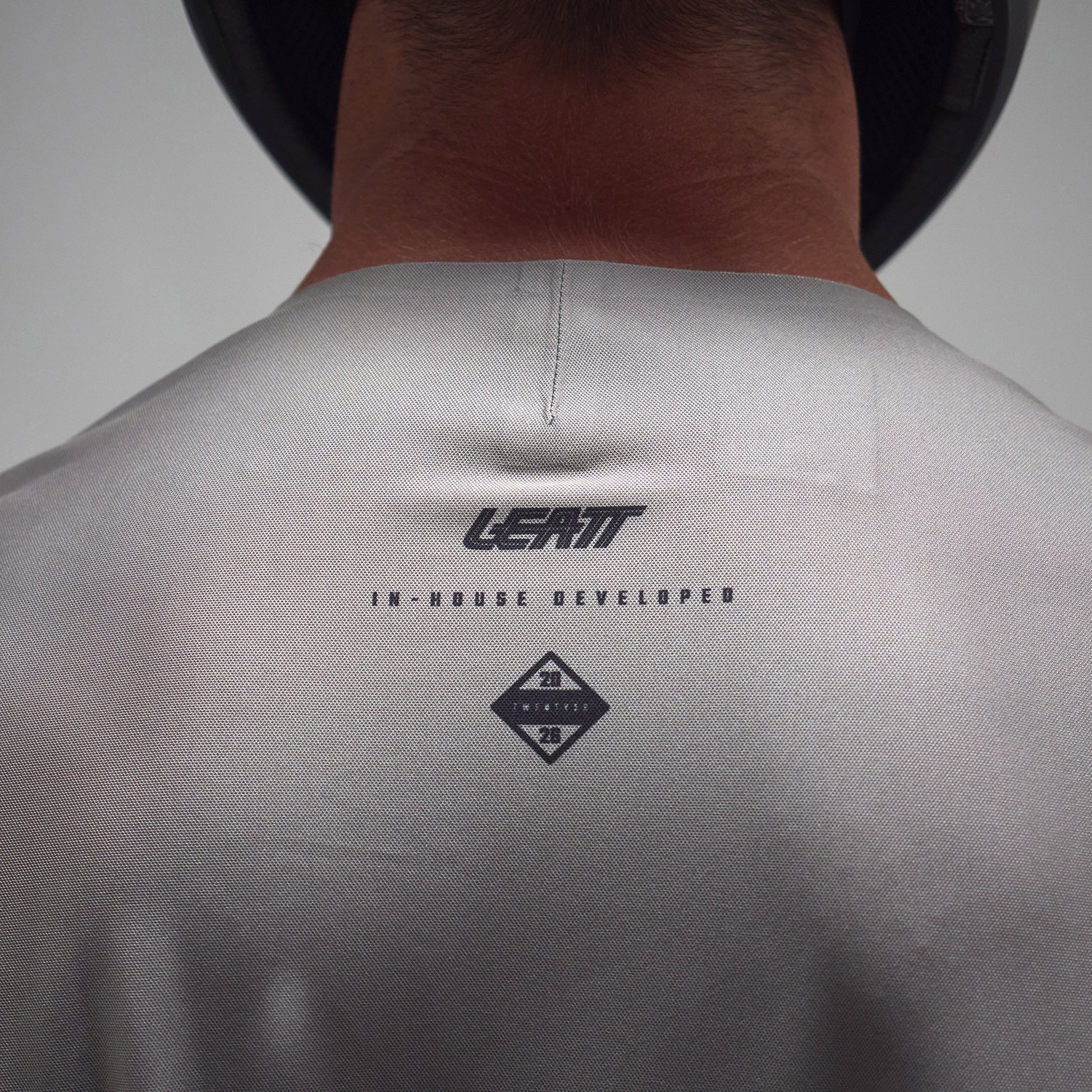 Leatt MTB Gravity 5.0 Jersey - M - Granite Gray - Image 5