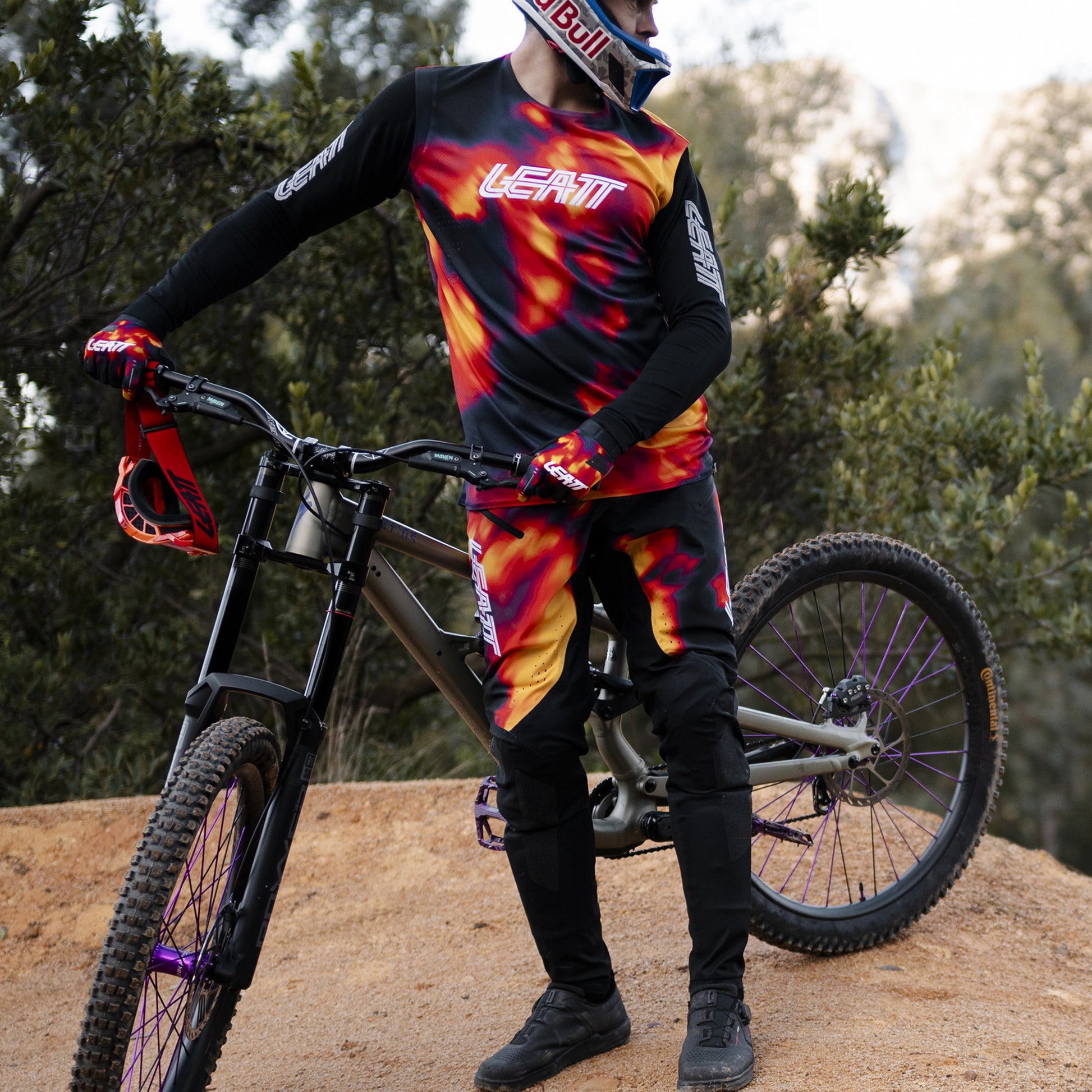 Leatt MTB Gravity 8.0 Pants - L - Red - Image 4