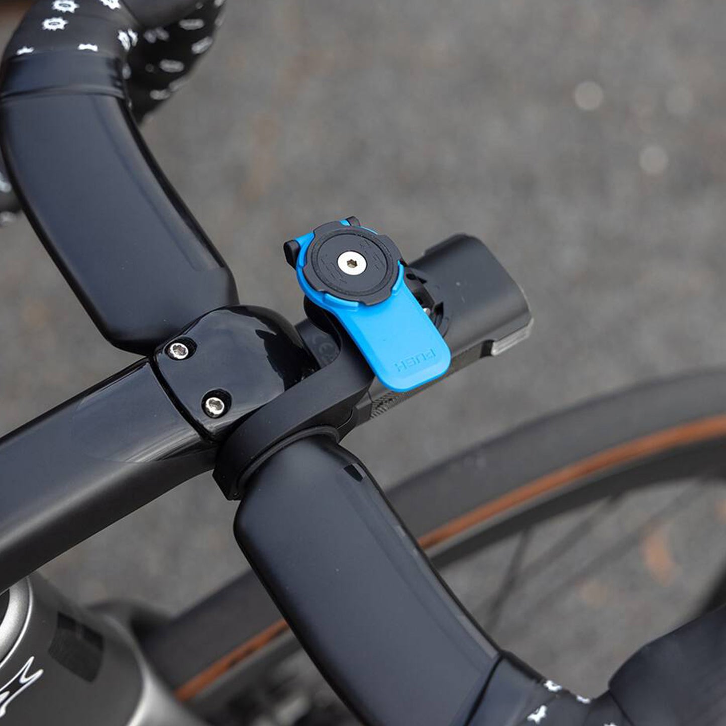 Quadlock Out Front Mount (V3) - Handlebar - Black - Image 2