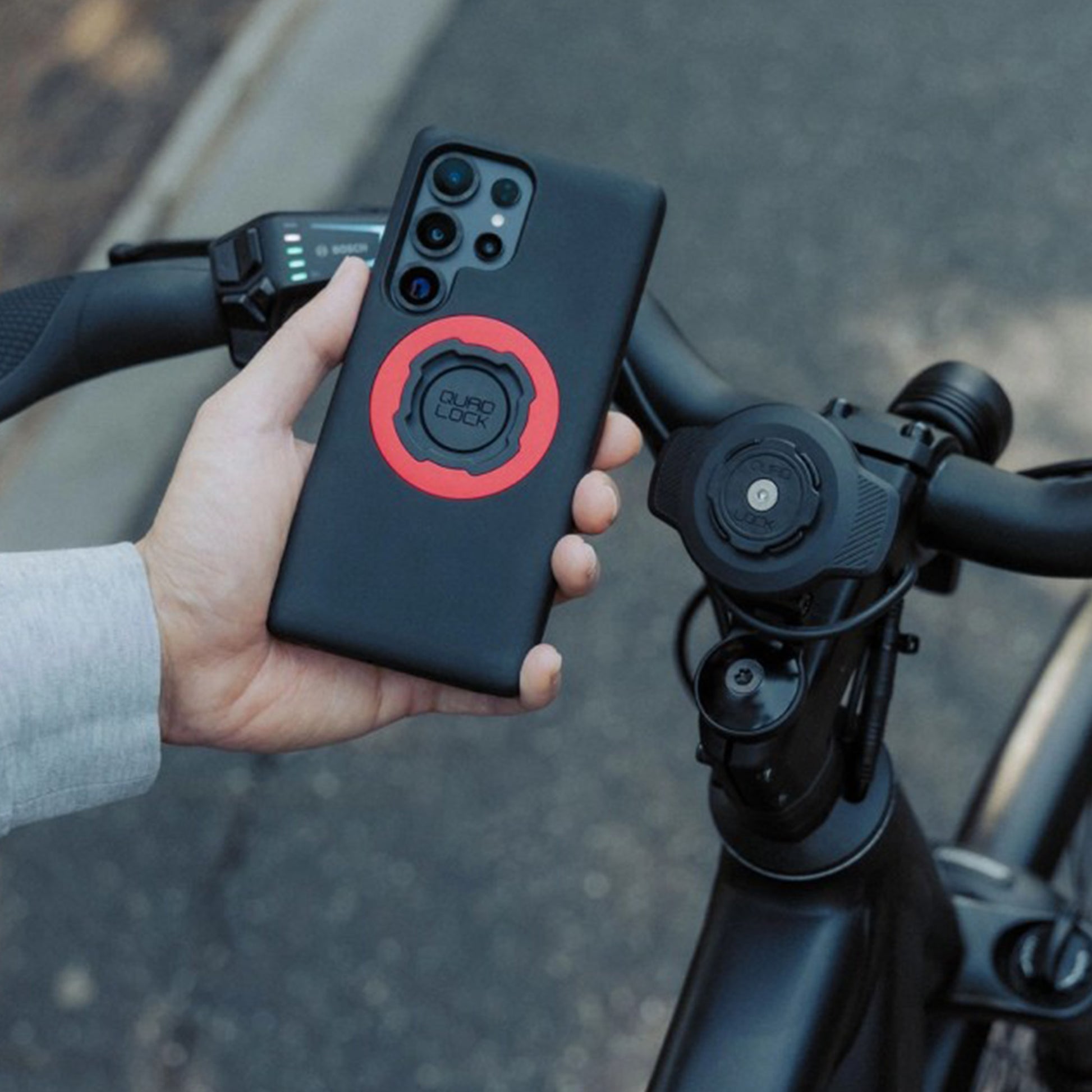 Quadlock Waterproof Wireless Charging Head - Quadlock Mount - Black - Image 3