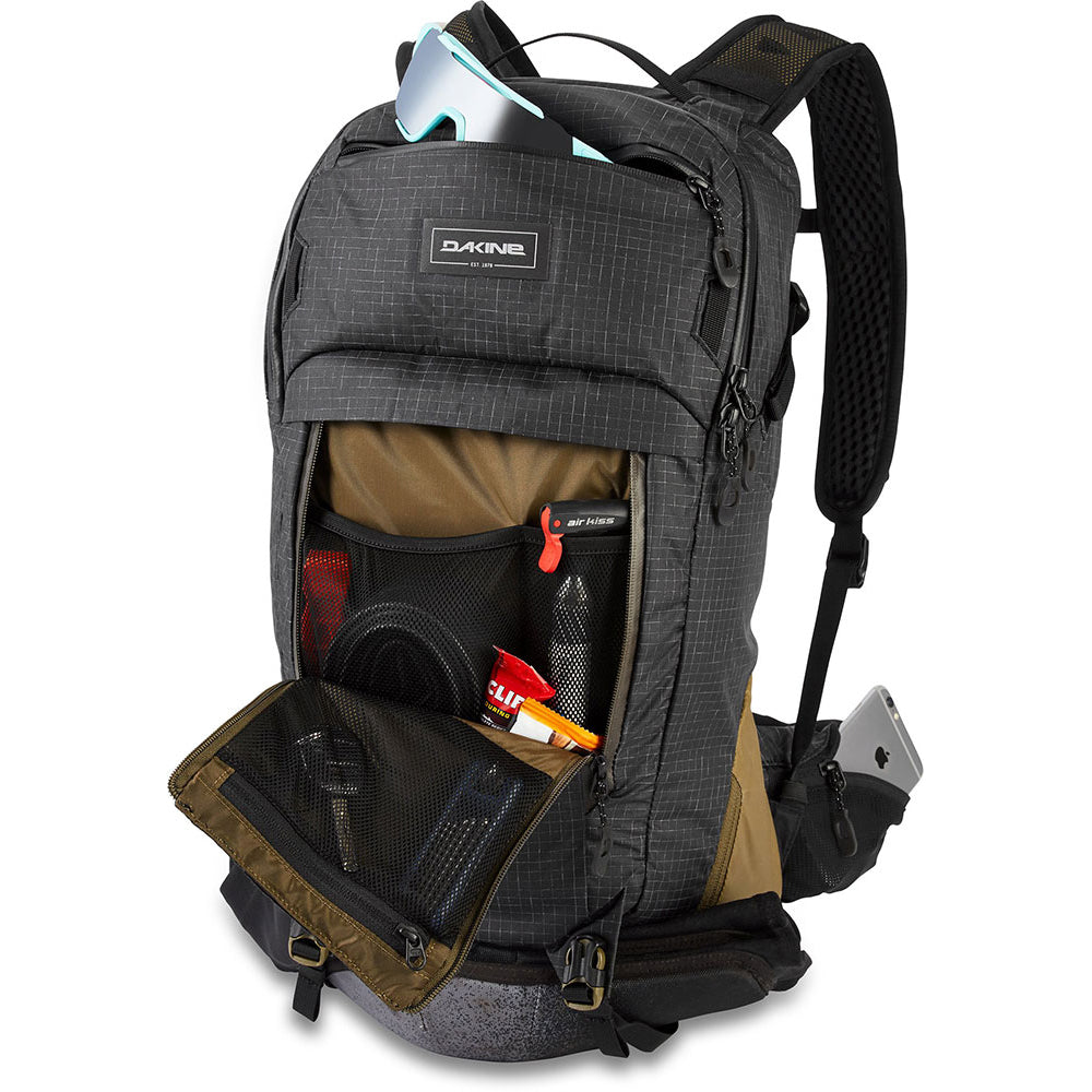 Dakine Seeker 18L Hydration Pack - Black - 2022 - 18L